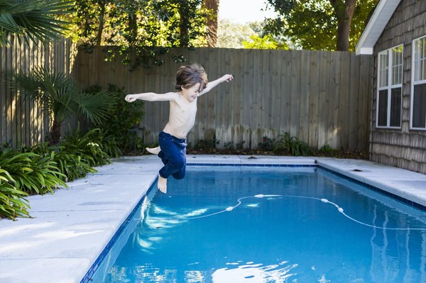 Comment choisir une piscine à coque pour son extérieur ?